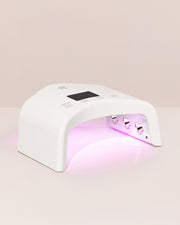 Witte CARMA HALO LED UV lamp voor BIAB manicures en glossy gel finish