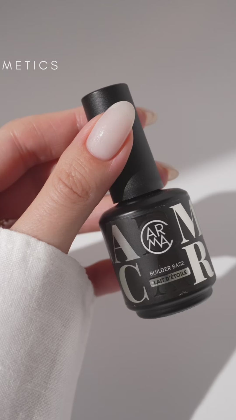 CARMA Milky Biab met Shimmers voor een schitterende en verzorgde manicure